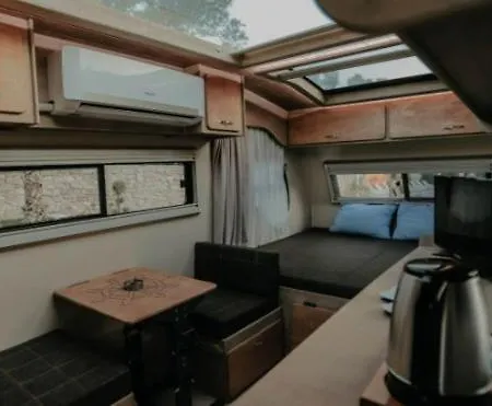 Guenes' Te Karavan Hotel